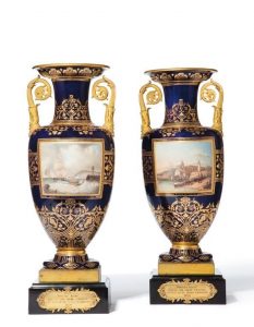 Vases en porcelaine de Sèvres acquis en 2012 grâce à l'Association des Amis du Musée Louis-Philippe